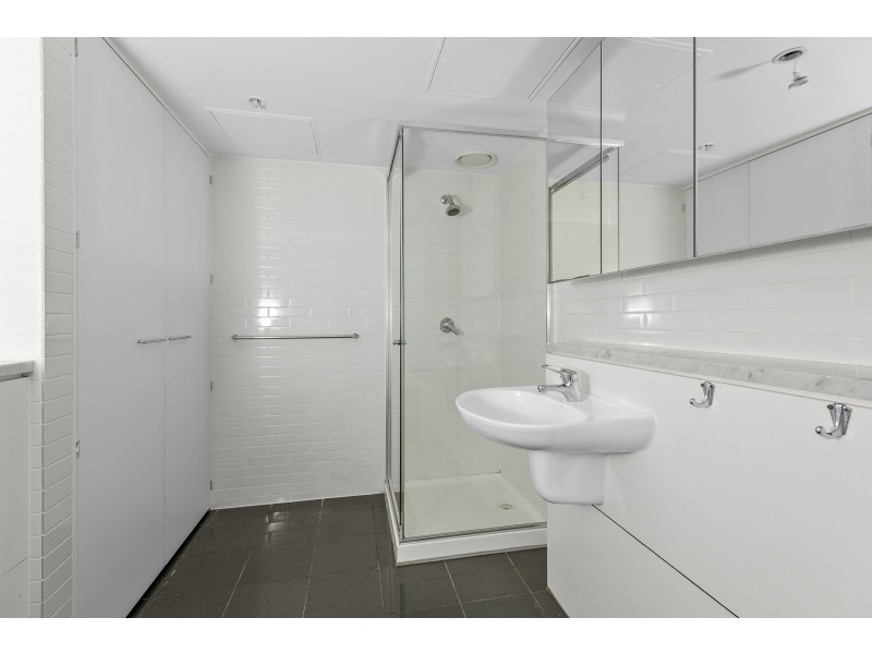 2204/22-40 Wills Street, Melbourne VIC 3000