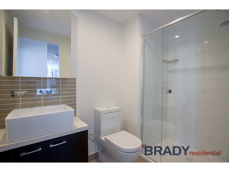 2407/8 Sutherland Street, Melbourne VIC 3000