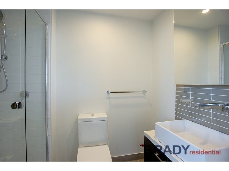 2407/8 Sutherland Street, Melbourne VIC 3000