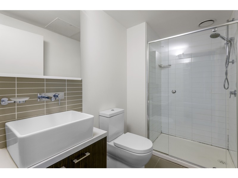 2406/8 Sutherland Street, Melbourne VIC 3000