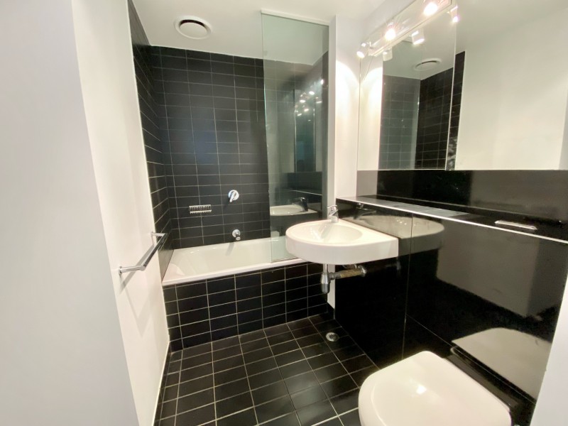 2203/620 Collins Street, Melbourne VIC 3000