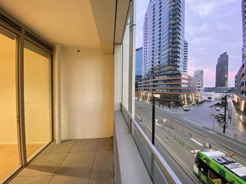 203W/888 Collins Street, Docklands VIC 3008