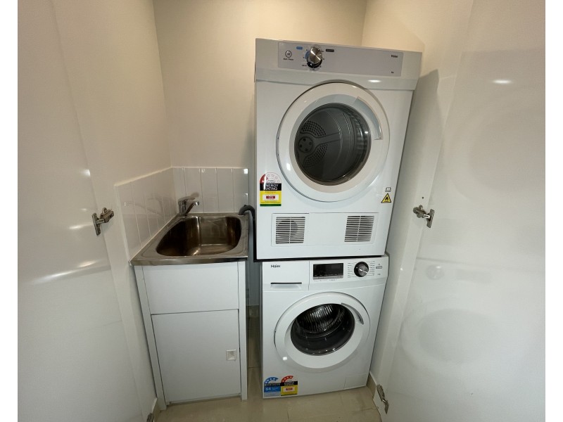 2010/8 Downie Street, Melbourne VIC 3000