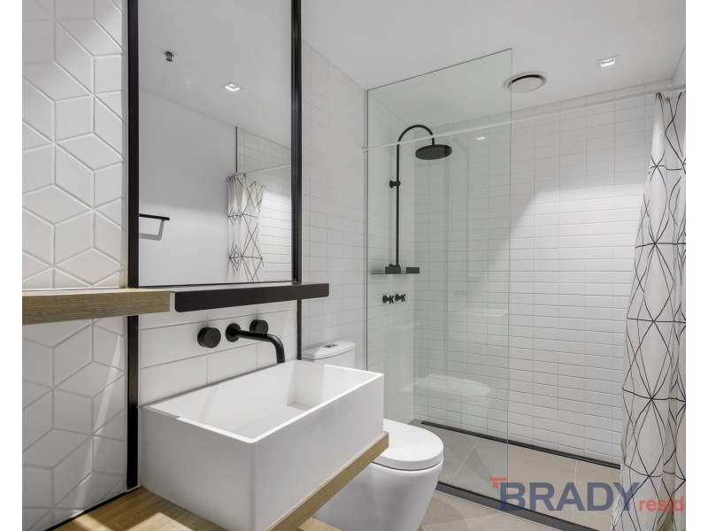 1813/677 La Trobe Street, Docklands VIC 3008