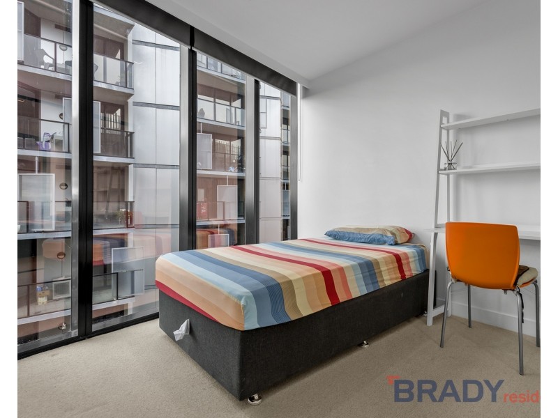 1813/677 La Trobe Street, Docklands VIC 3008