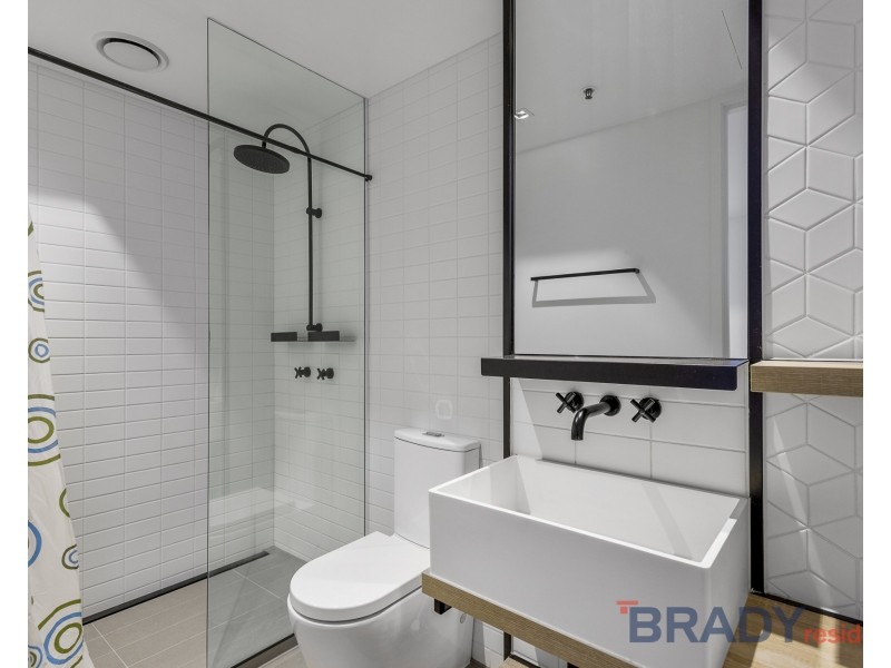 1813/677 La Trobe Street, Docklands VIC 3008