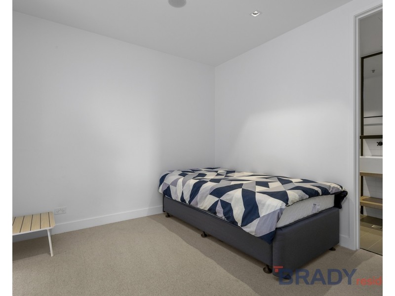 1813/677 La Trobe Street, Docklands VIC 3008