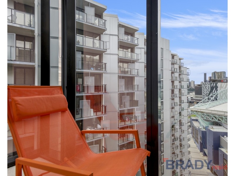 1813/677 La Trobe Street, Docklands VIC 3008