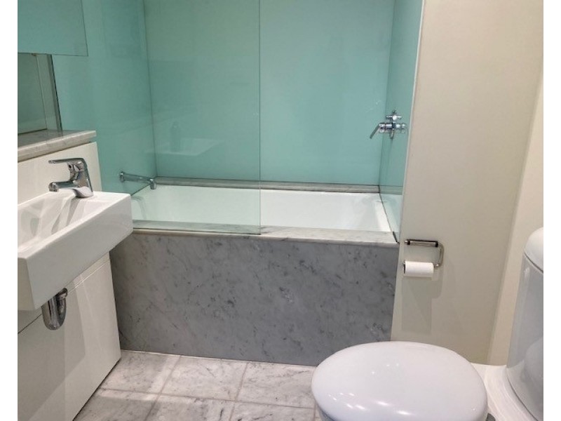 2405/25-33 Wills Street, Melbourne VIC 3000