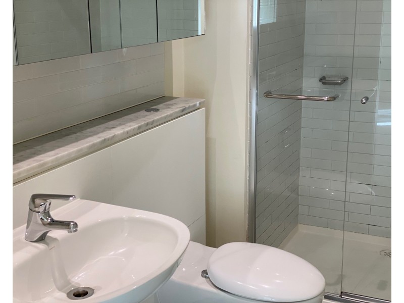 2206/25-33 Wills Street, Melbourne VIC 3000