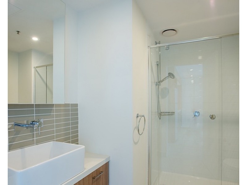 706/8 Sutherland Street, Melbourne VIC 3000