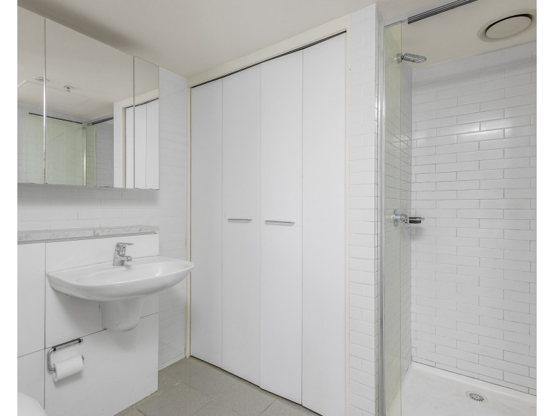 2203/22-40 Wills Street, Melbourne VIC 3000