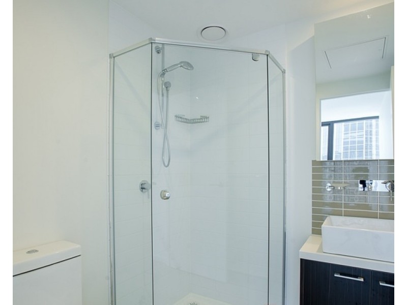 2008/8 Sutherland Street, Melbourne VIC 3000