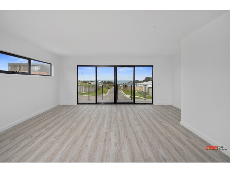 15 Hillcrest Avenue, Kilcunda VIC 3995