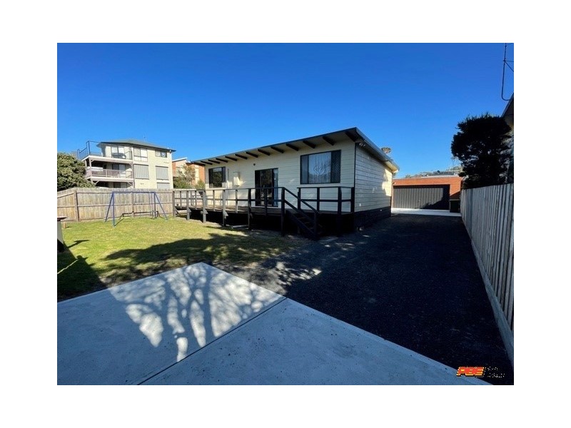 62 SURFBEACH RD, Cape Paterson VIC 3995