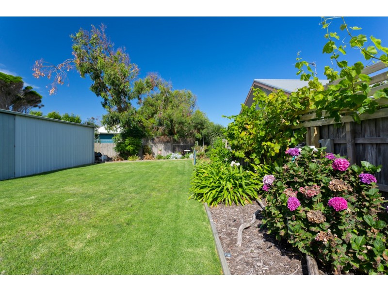 11 REEF STREET, Cape Paterson VIC 3995