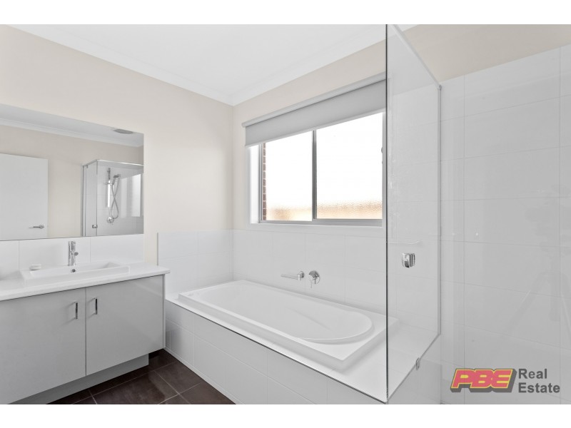 10 Racecourse Crescent, Dalyston VIC 3992