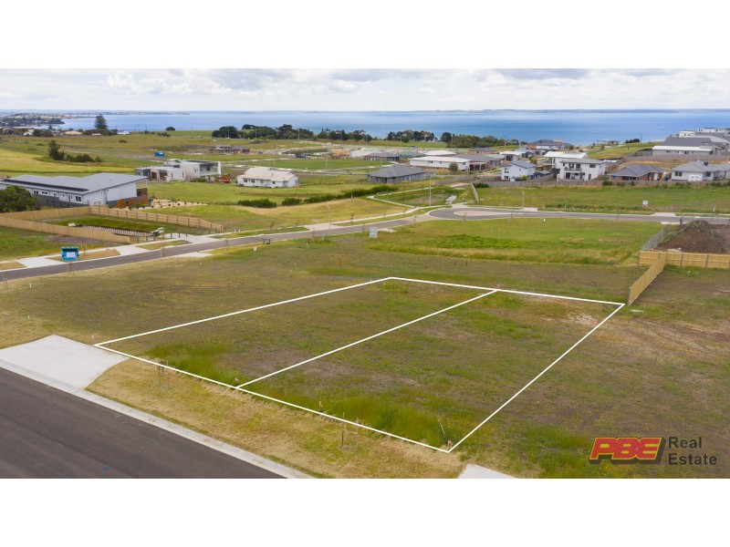 2/15 Elevation Crescent, San Remo VIC 3925