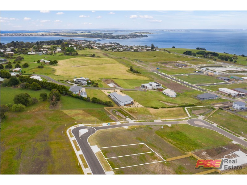 2/15 Elevation Crescent, San Remo VIC 3925