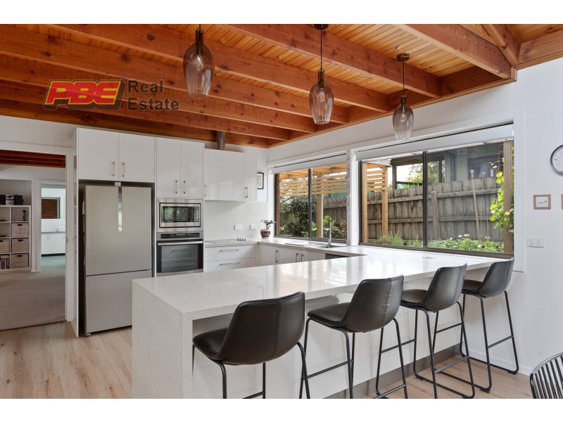 4 MOONAH STREET, Cape Paterson VIC 3995