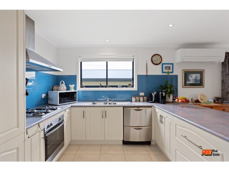4 BONWICK COURT, Kilcunda VIC 3995