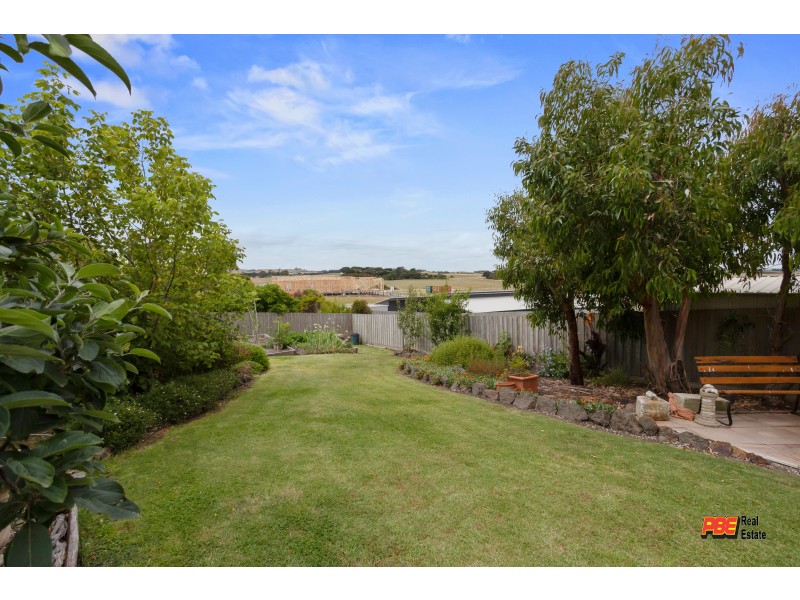 4 BONWICK COURT, Kilcunda VIC 3995