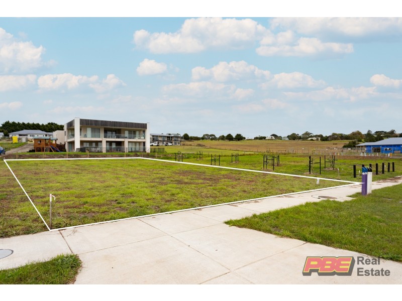 27 Elsa Terrace, San Remo VIC 3925