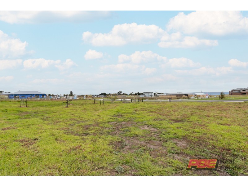 27 Elsa Terrace, San Remo VIC 3925