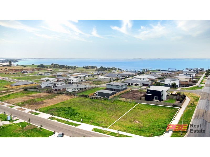 2/2 Elevation Crescent, San Remo VIC 3925