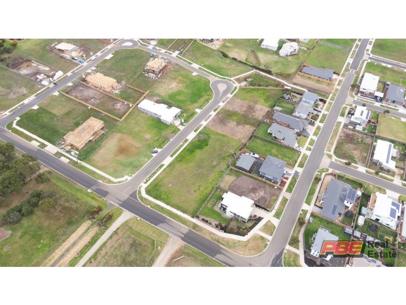 2/2 Elevation Crescent, San Remo VIC 3925