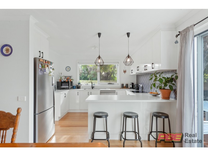 6 SWAN STREET, Cape Paterson VIC 3995