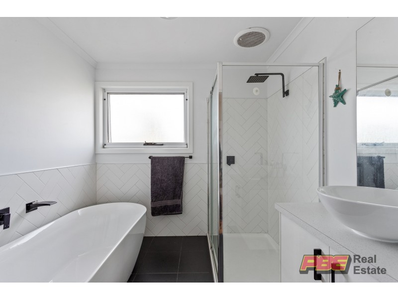 6 SWAN STREET, Cape Paterson VIC 3995