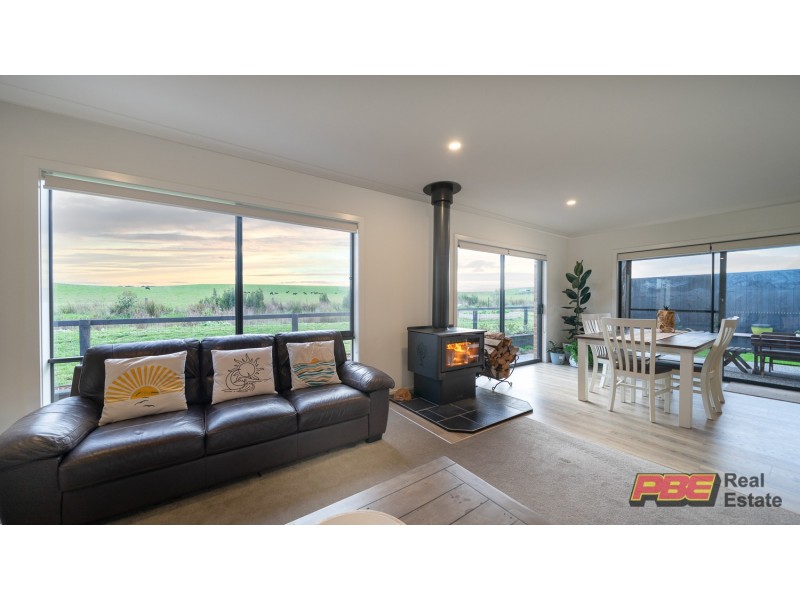 38 Racecourse Crescent, Dalyston VIC 3992