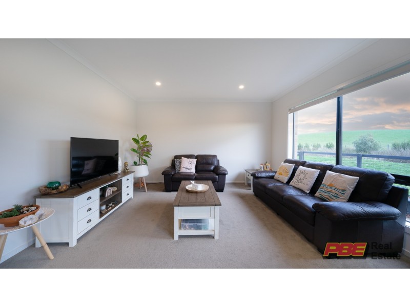 38 Racecourse Crescent, Dalyston VIC 3992