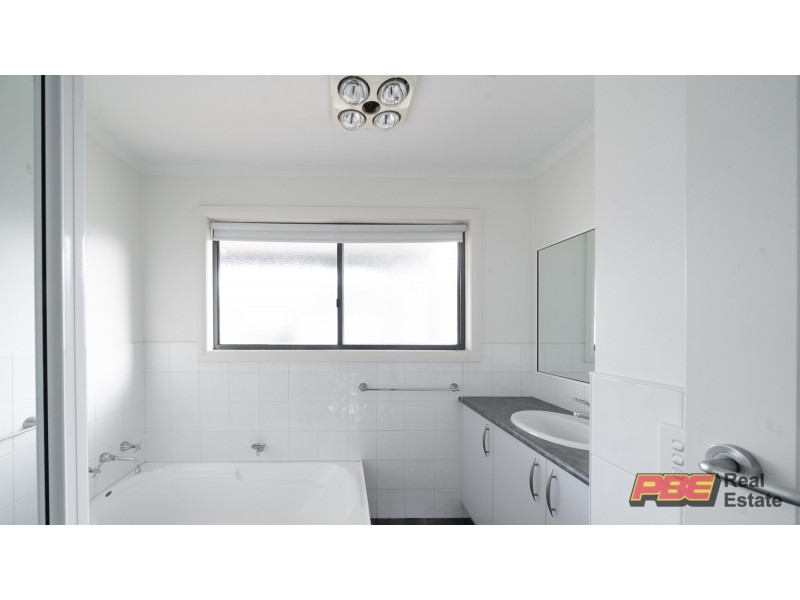 33 Oxford Way, Wonthaggi VIC 3995