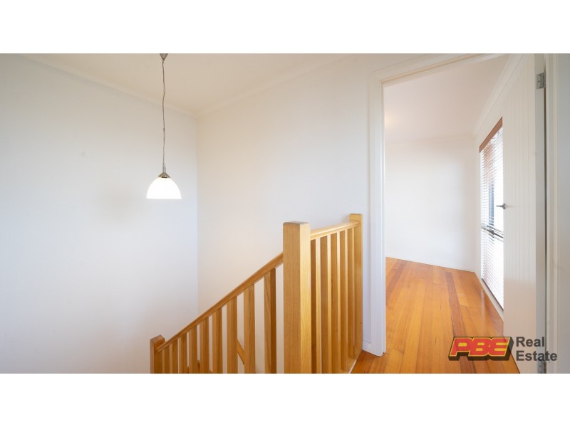 33 Oxford Way, Wonthaggi VIC 3995