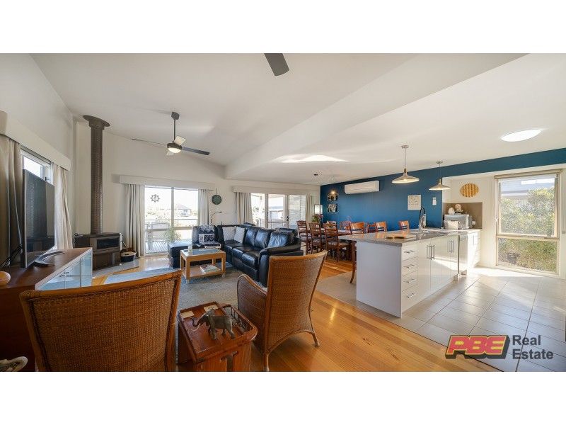 27 BLUE WATER CIRCLE, Cape Paterson VIC 3995