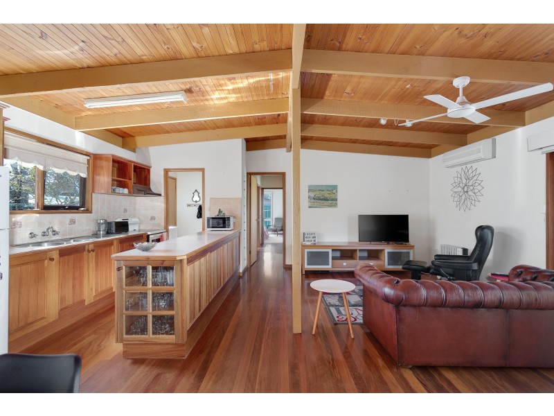 14 TAROOH STREET, Cape Paterson VIC 3995