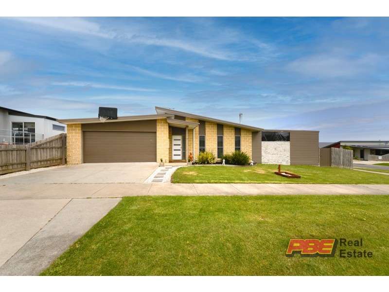 11 Church Close, Dalyston VIC 3992