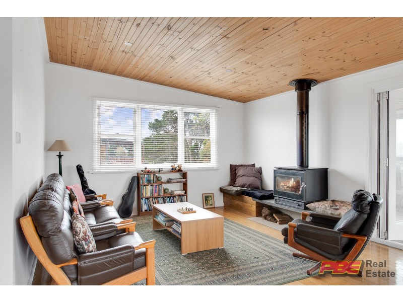 8 Wave Street, Kilcunda VIC 3995