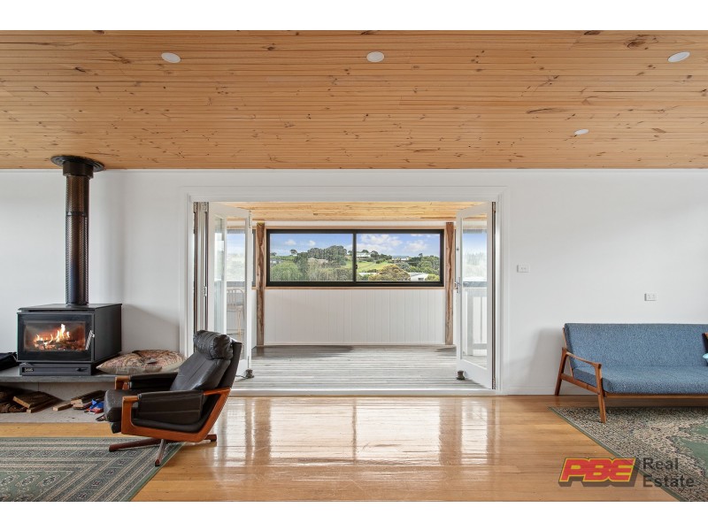 8 Wave Street, Kilcunda VIC 3995