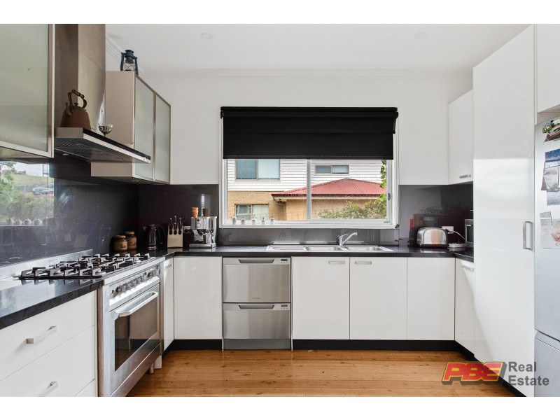 8 Wave Street, Kilcunda VIC 3995