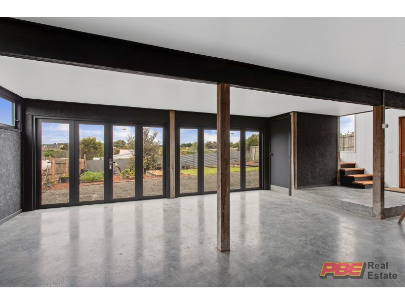 8 Wave Street, Kilcunda VIC 3995