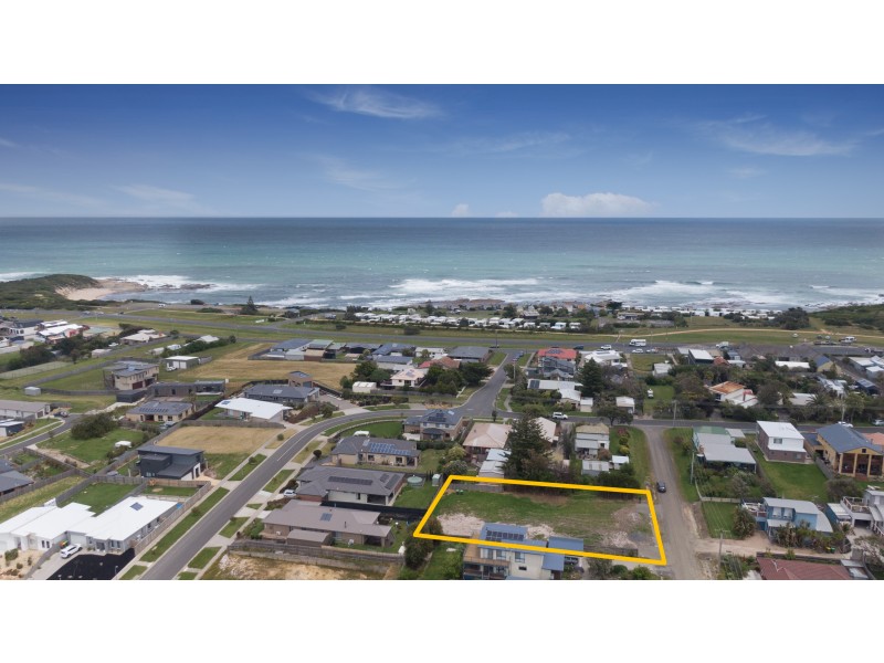 2/2 Bonwick Court, Kilcunda VIC 3995