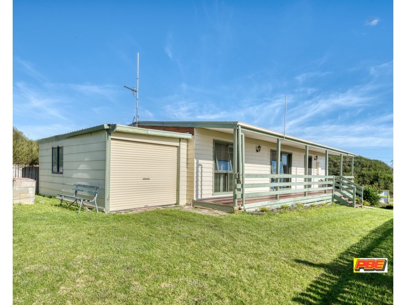 8 Albert Avenue, Venus Bay VIC 3956