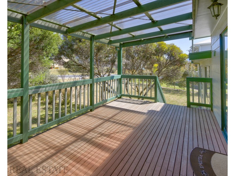 1 Woorak Avenue, Venus Bay VIC 3956