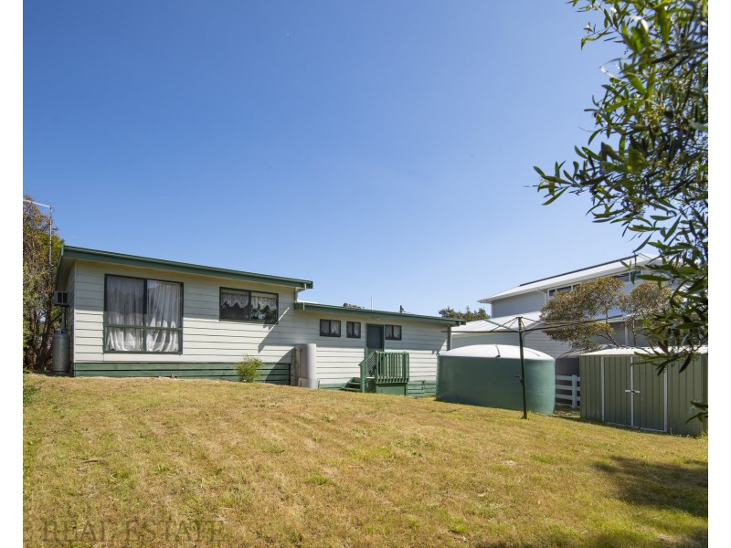 1 Woorak Avenue, Venus Bay VIC 3956