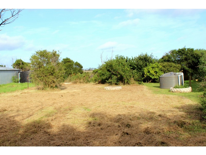 135 ACACIA ROAD, Walkerville VIC 3956