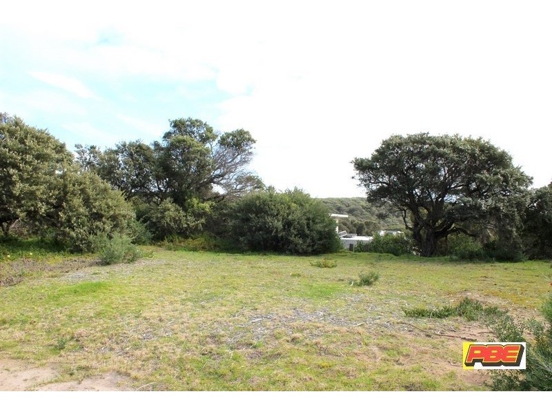 13-15 McINDOE AVENUE, Venus Bay VIC 3956