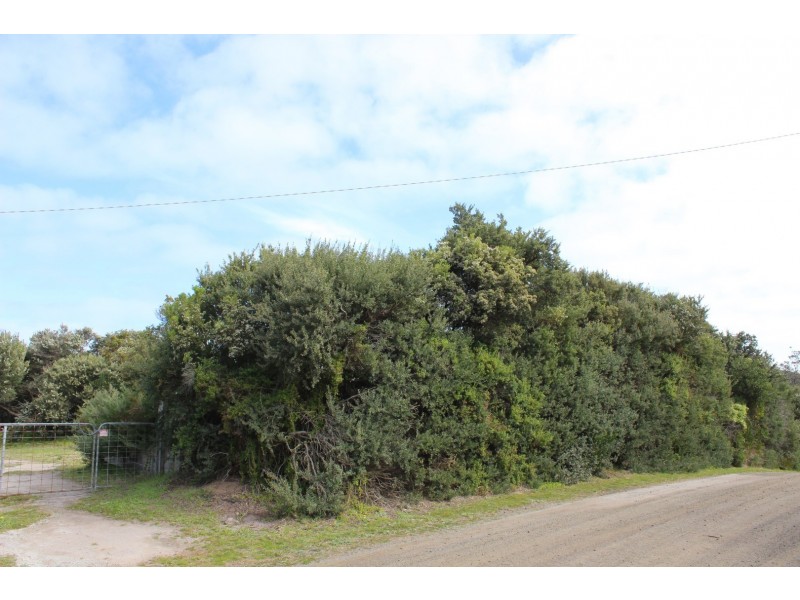 13-15 McINDOE AVENUE, Venus Bay VIC 3956